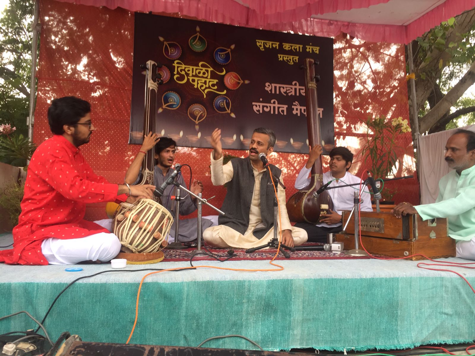 Mukul performing at Srujan Kala Manch, Aurangabad on the occasion of Deepawali Tabla: Advait Takalkar Harmonium: Gajanan Keche Tanpura: Mayur Sakri &amp; Vaibhav